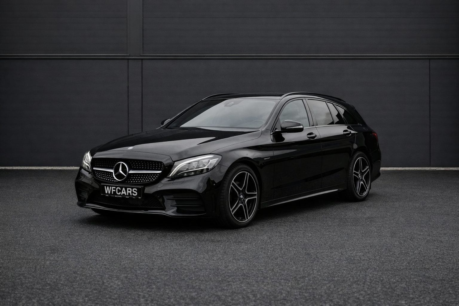 Mercedes-Benz C300de AMG NiGHT EDITION
