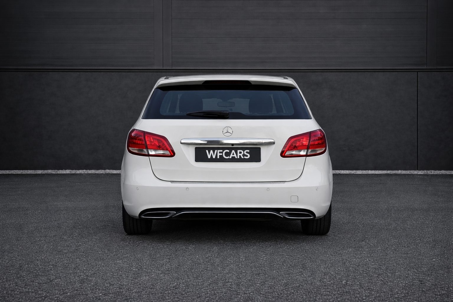 Mercedes-Benz B 180