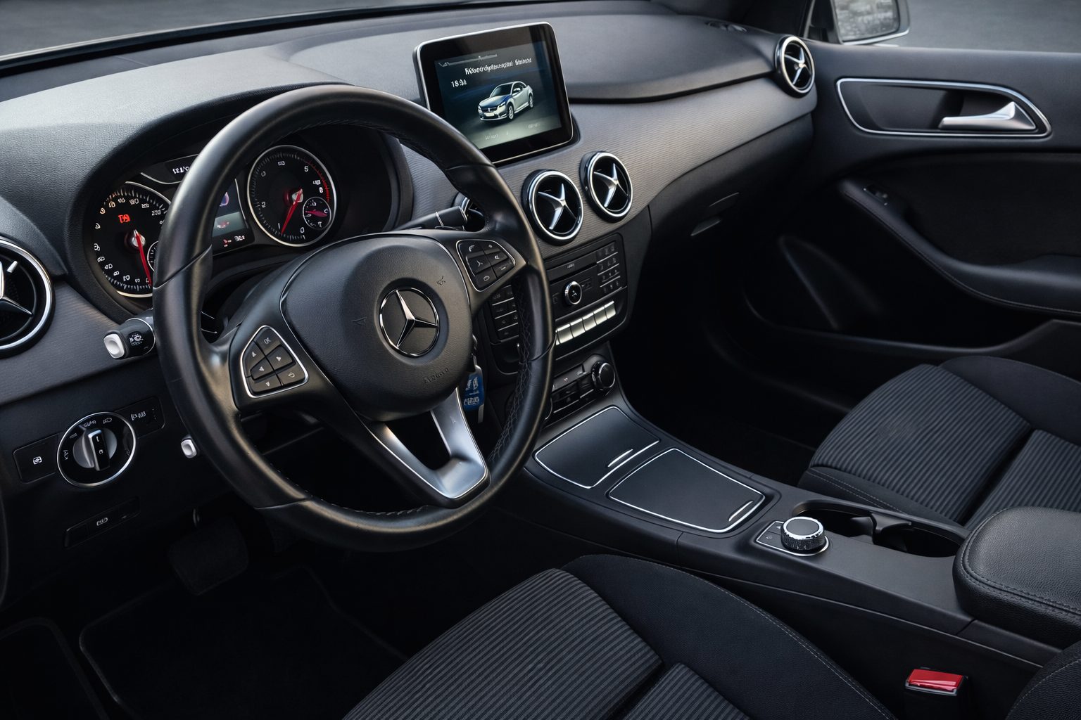 Mercedes-Benz B 180