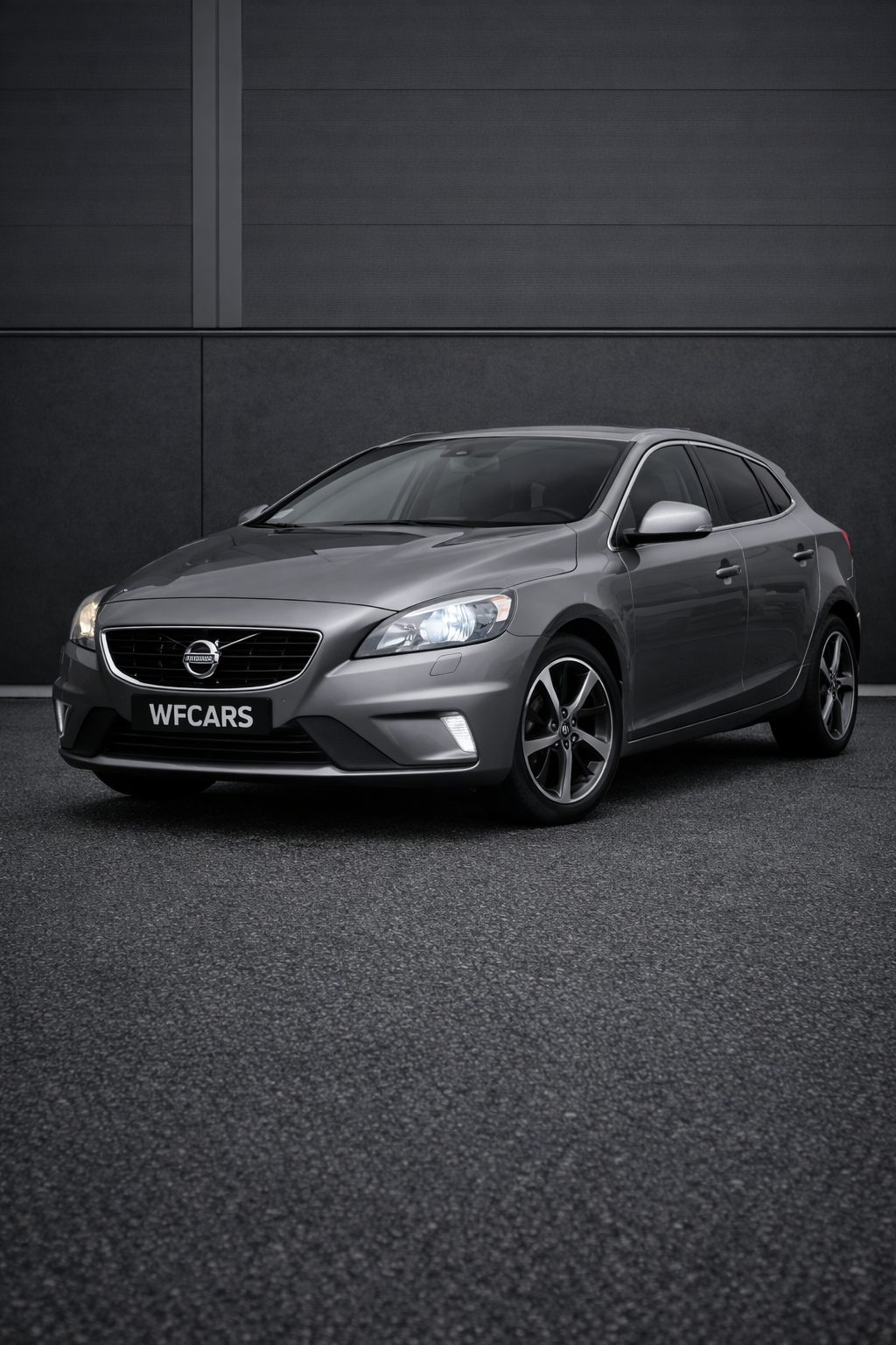 VOLVO V40 R DESIGN