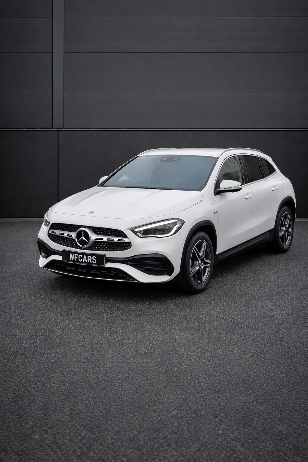 MERCEDES-BENZ GLA 250e AMG NIGHT EDITION