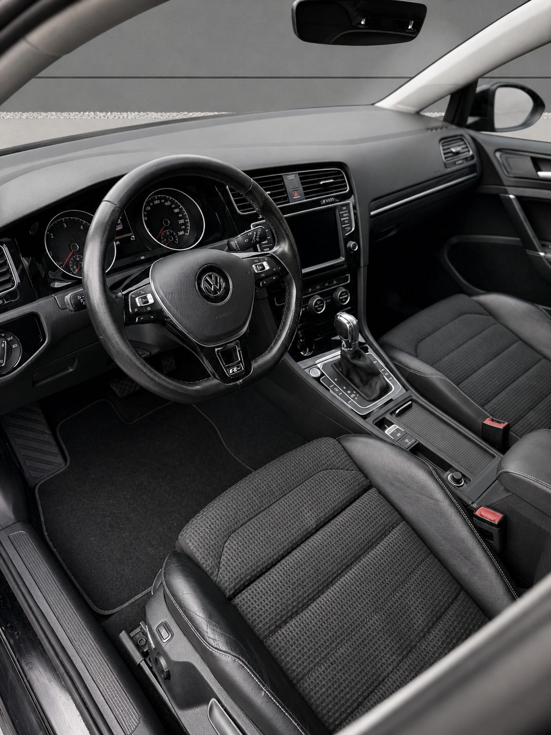 Volkswagen Golf R-line