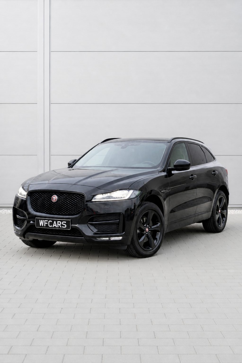 Jaguar F-PACE R SPORT
