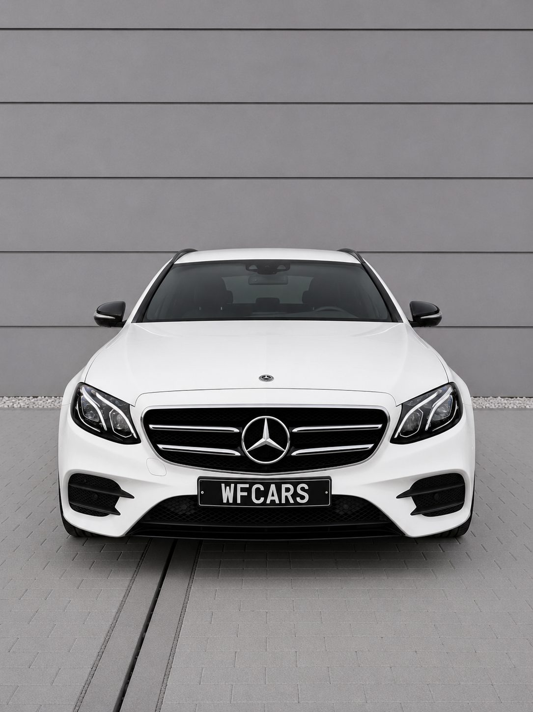 Mercedes-Benz E220 AMG pack night