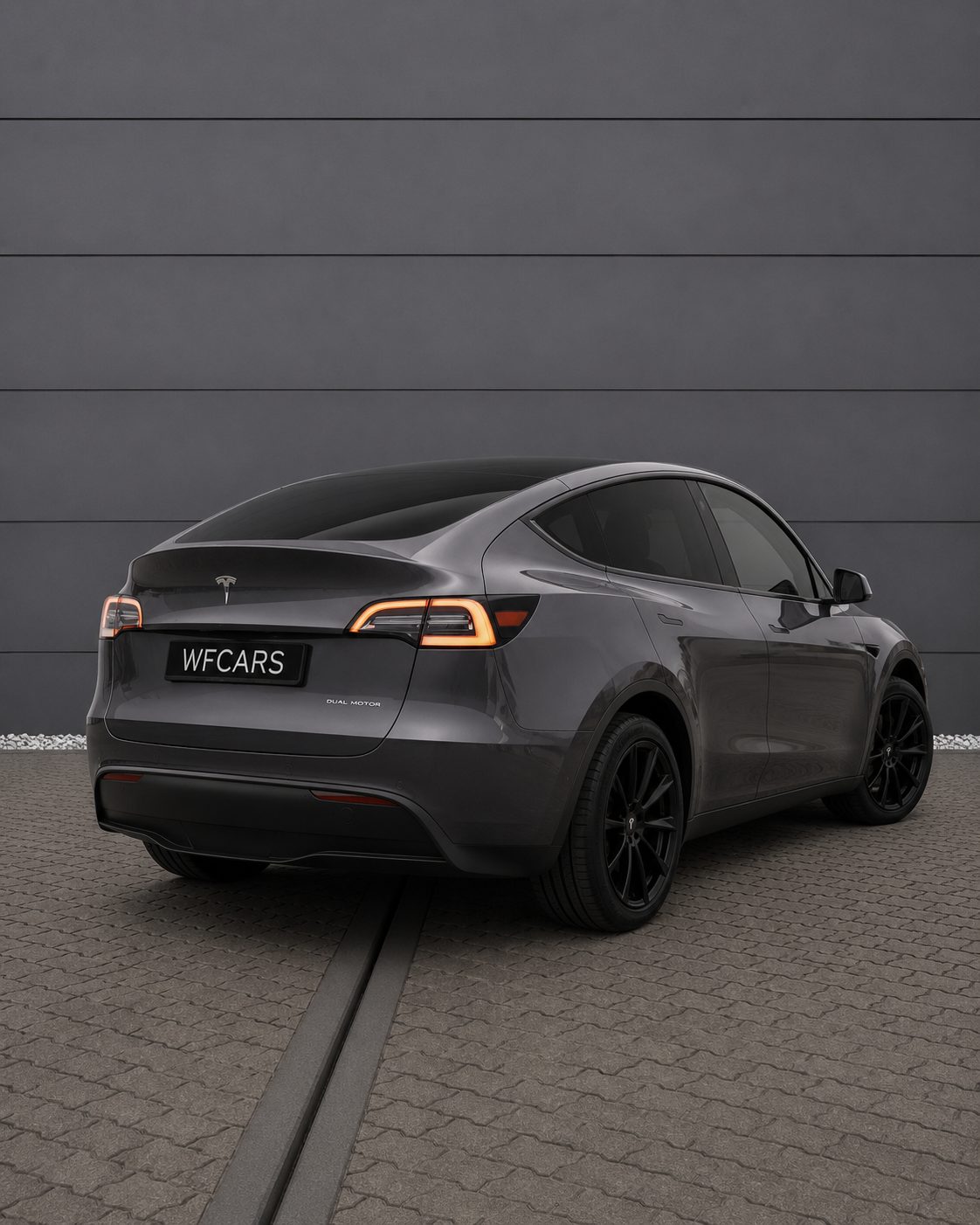 Tesla Model Y Longe Range Dual M  AWD
